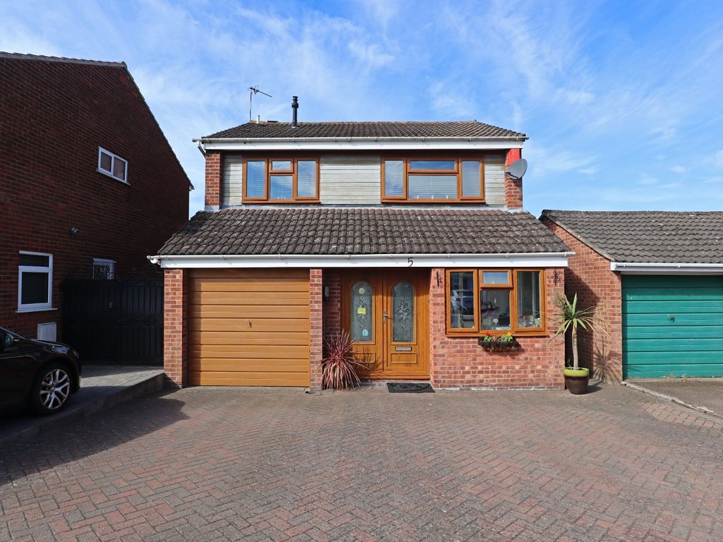 4 bed detached house for sale in Chalfont Close, Bedworth CV12 Zoopla