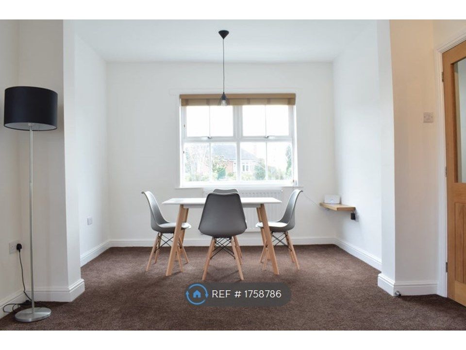 2 bed semidetached house to rent in Crewe Road, Willaston, Nantwich