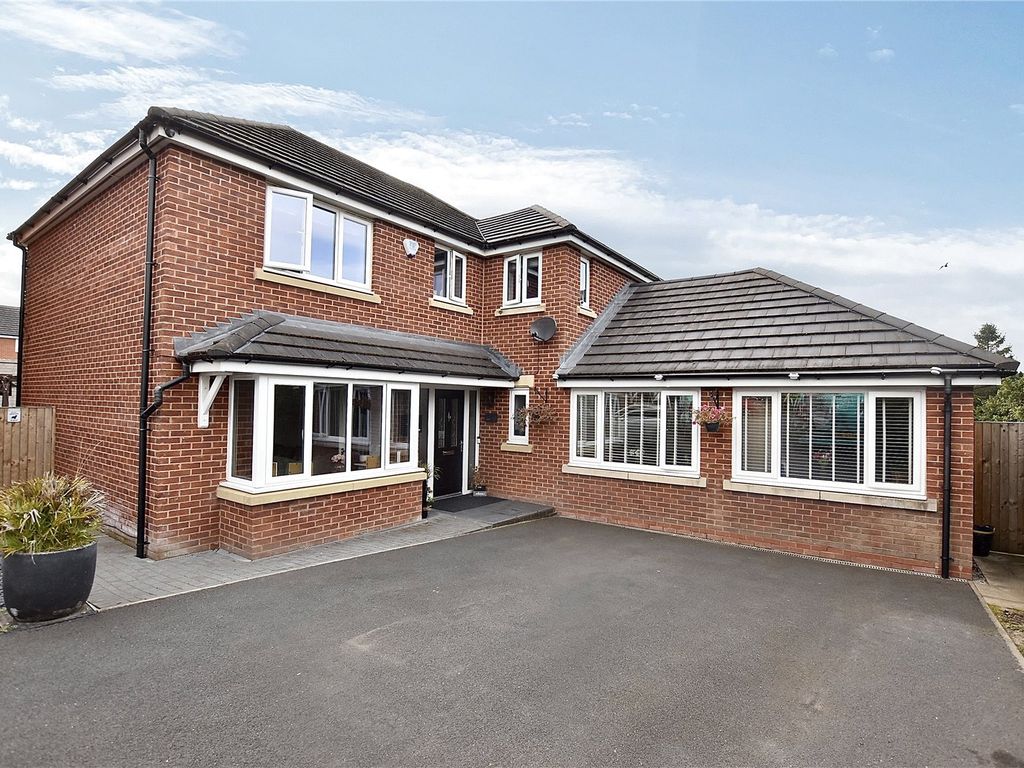 5 bed detached house for sale in Apple Tree Way, Burnedge, Rochdale