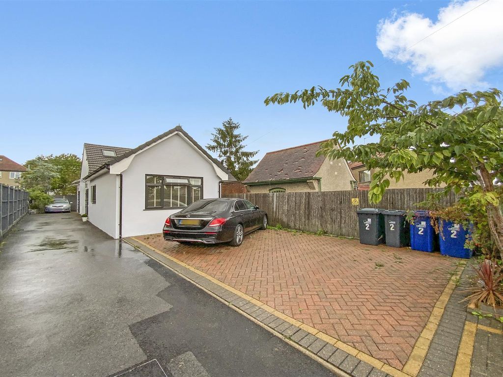 7 bed detached house for sale in Twickenham Gardens, Wembley UB6 Zoopla