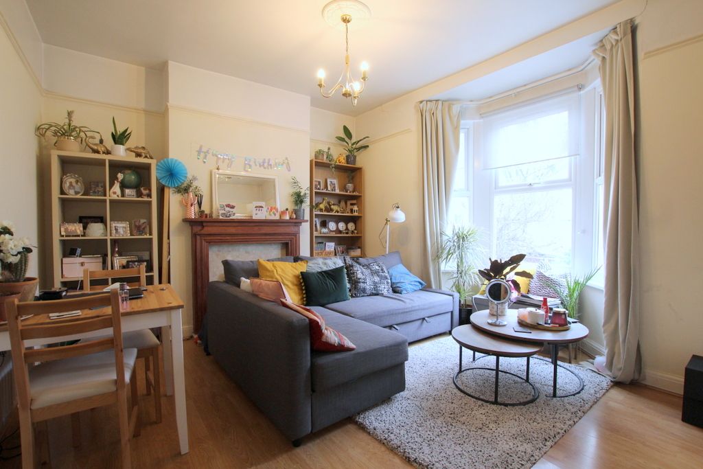1 bed to rent in Graham Road, London SW19, £1,650 pcm Zoopla