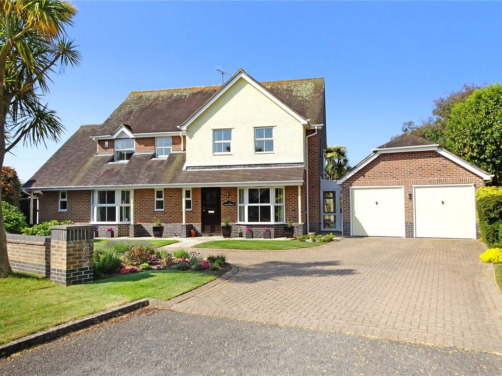 5 bed detached house for sale in West Drive, Angmering, Littlehampton