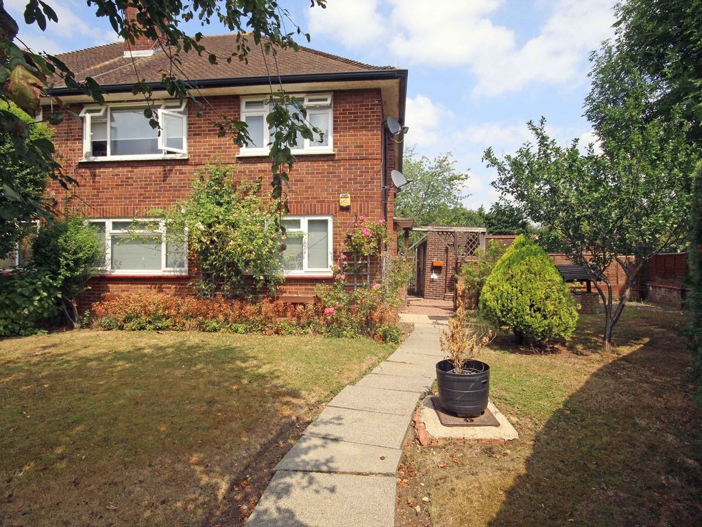 2 bed for sale in Tolcarne Drive, Pinner HA5 Zoopla