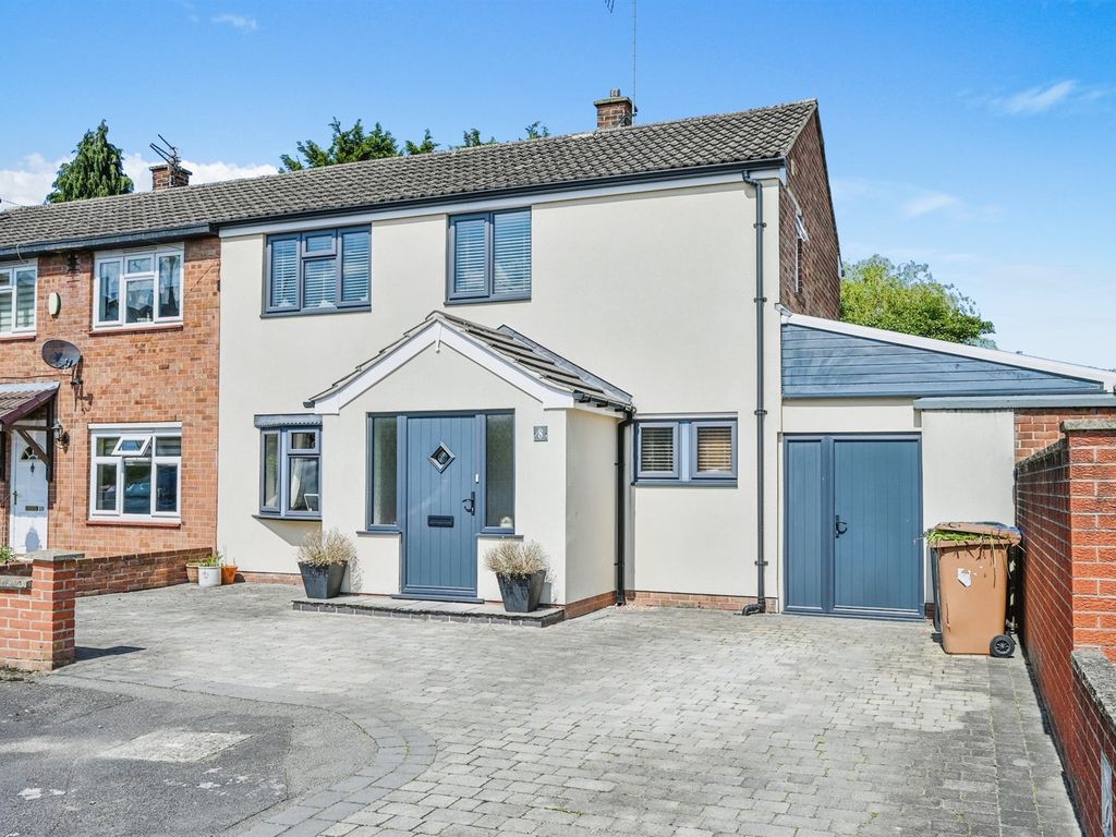 3 bed semidetached house for sale in Faversham Close, Alvaston, Derby