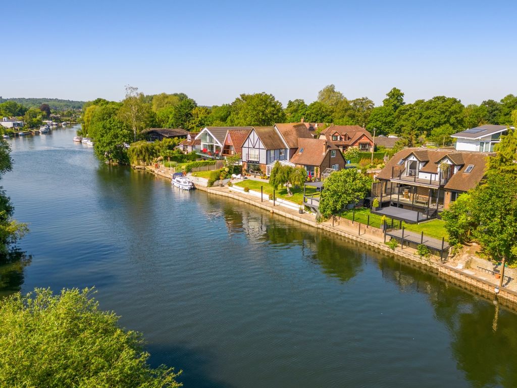 4 bed detached house to rent in Ham Island, Old Windsor, Windsor SL4 Zoopla