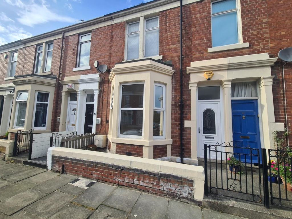 2 bed flat to rent in Donkin Terrace, North Shields NE30, £795 pcm Zoopla