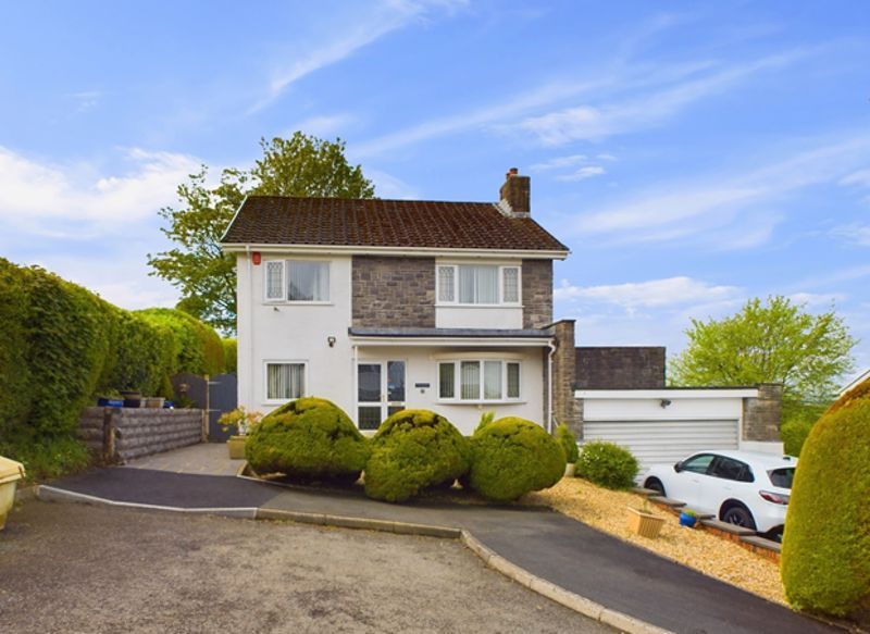 4 bed detached house for sale in Llygad Yr Haul, Llangunnor, Carmarthen