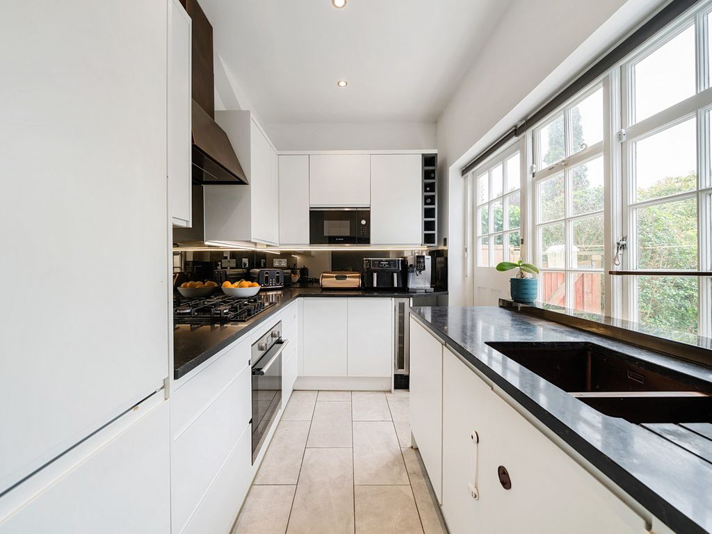 2 bed end terrace house for sale in Fowlers Walk, Ealing W5, £650,000