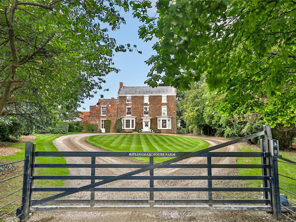 6 bed detached house for sale in South Cave Road, Riplingham, South