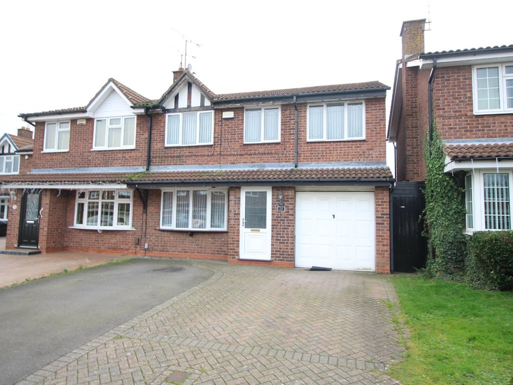 4 bed semidetached house to rent in Hogarth Close, Bedworth, Warwickshire CV12, £1,200 pcm Zoopla