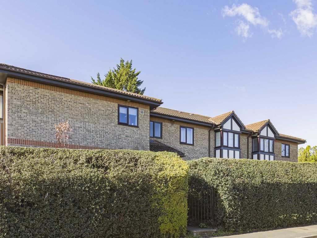2 bed flat for sale in Robin Court, Harpenden, Harpenden AL5 Zoopla