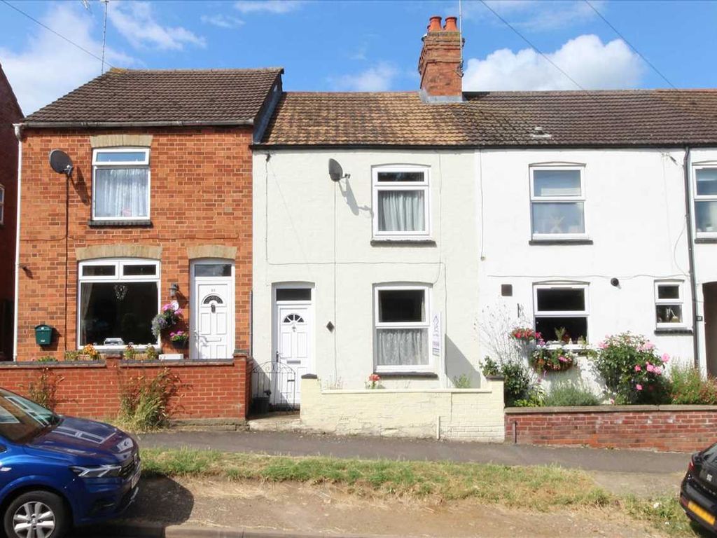 2 bed terraced house for sale in Higham Road, Burton Latimer, Kettering