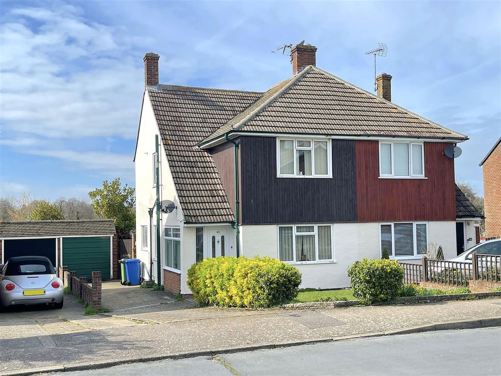 3 bed semidetached house for sale in Old Gate Road, Faversham ME13