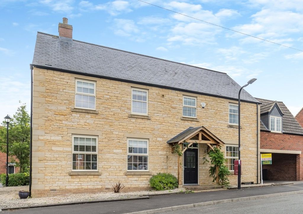 4 bed detached house for sale in Stamford Lane, Warmington