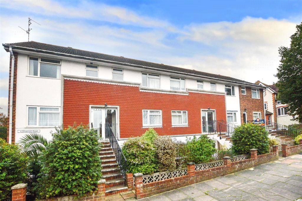 1 bed flat for sale in Moat Croft Road, Eastbourne, East Sussex BN21