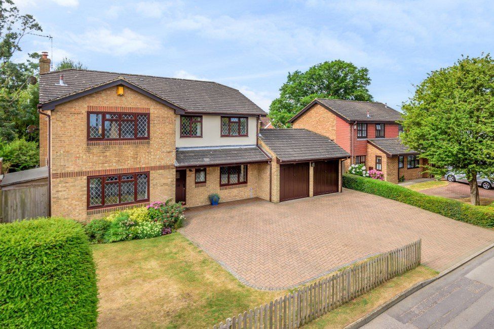 5 bed detached house for sale in Mill Lane, Blue Bell Hill, Chatham ME5