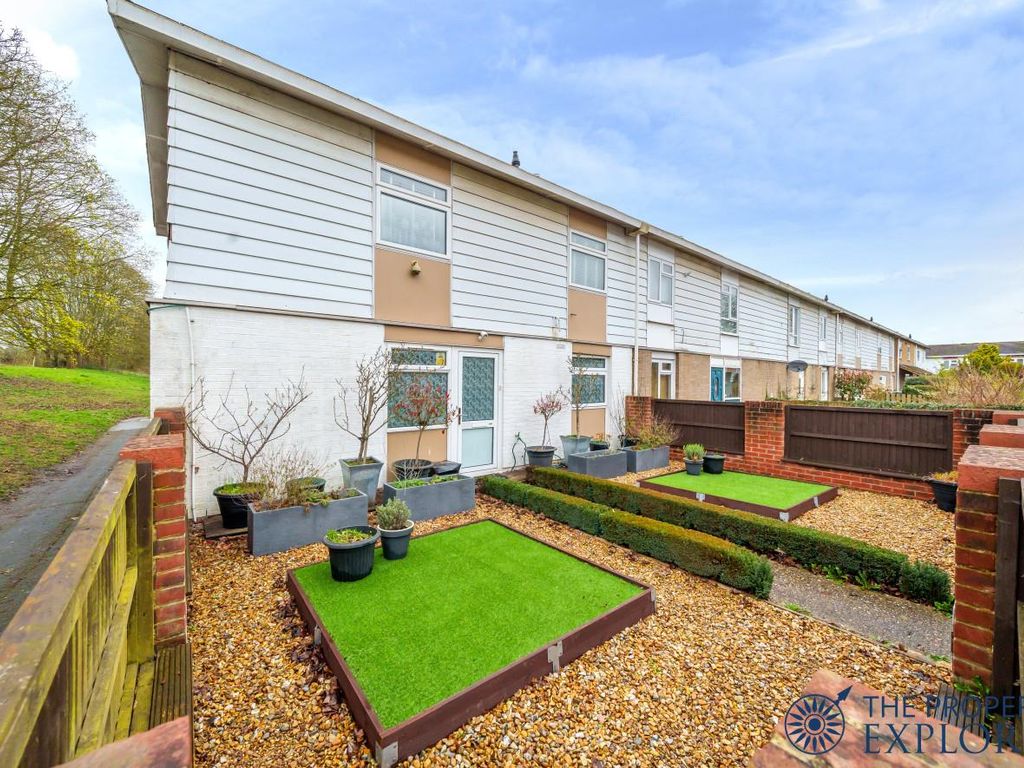 3 bed end terrace house for sale in Abbey Road, Basingstoke RG24 Zoopla