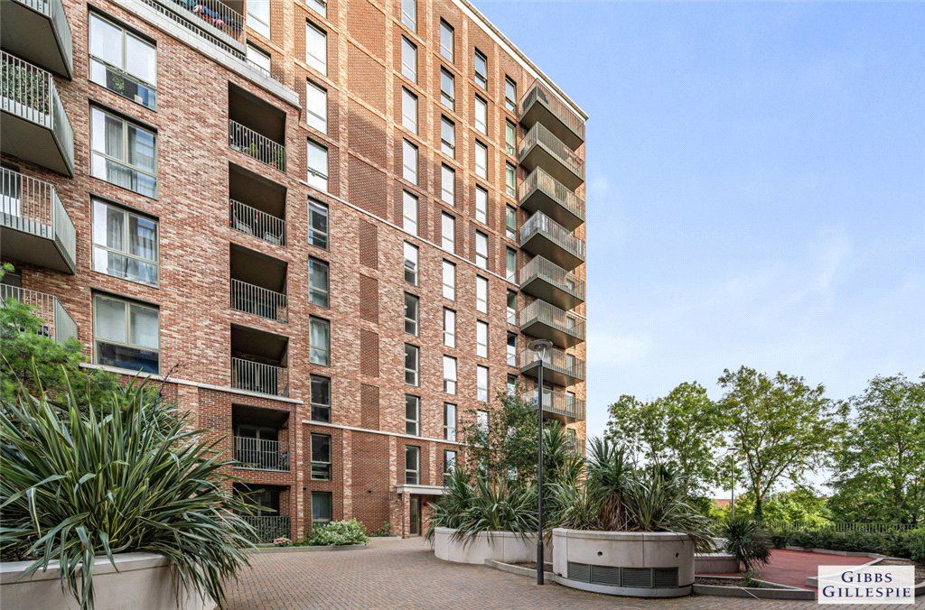 2 bed flat for sale in Gayton Road, HarrowOnTheHill, Harrow HA1, £