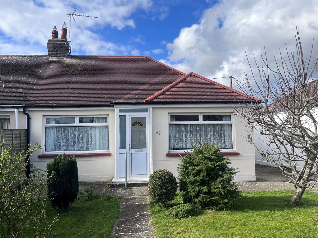 2 bed semidetached bungalow for sale in Eastern Avenue, Polegate BN26