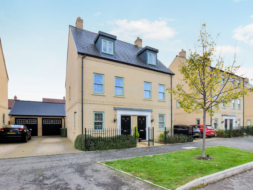 3 bed semidetached house for sale in Central Avenue, Brampton