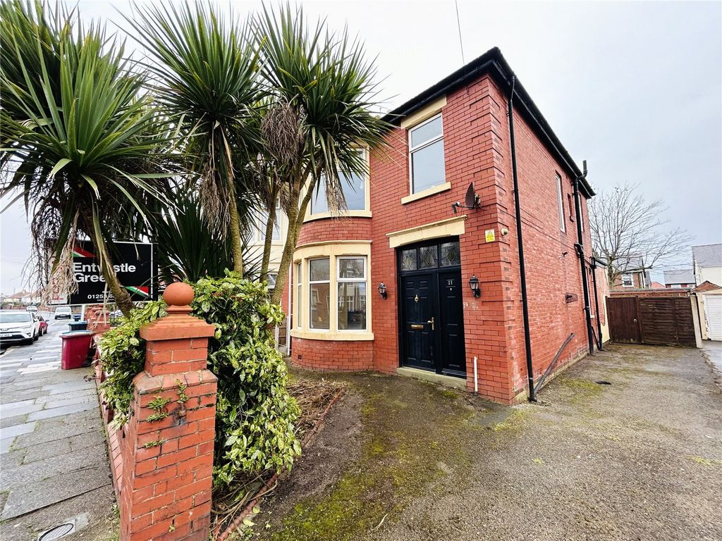 3 bed semidetached house for sale in Calder Road, Blackpool