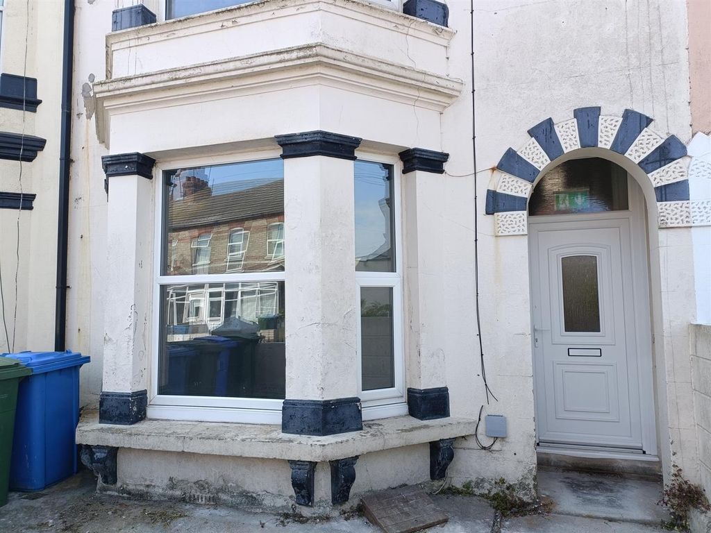 1 bed flat to rent in Princes Avenue, Withernsea HU19 Zoopla