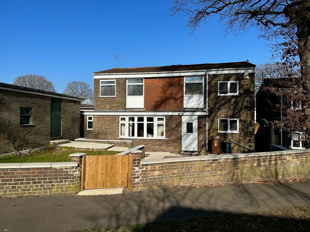 5 bed detached house for sale in Old Castle Walk, Rainham, Gillingham