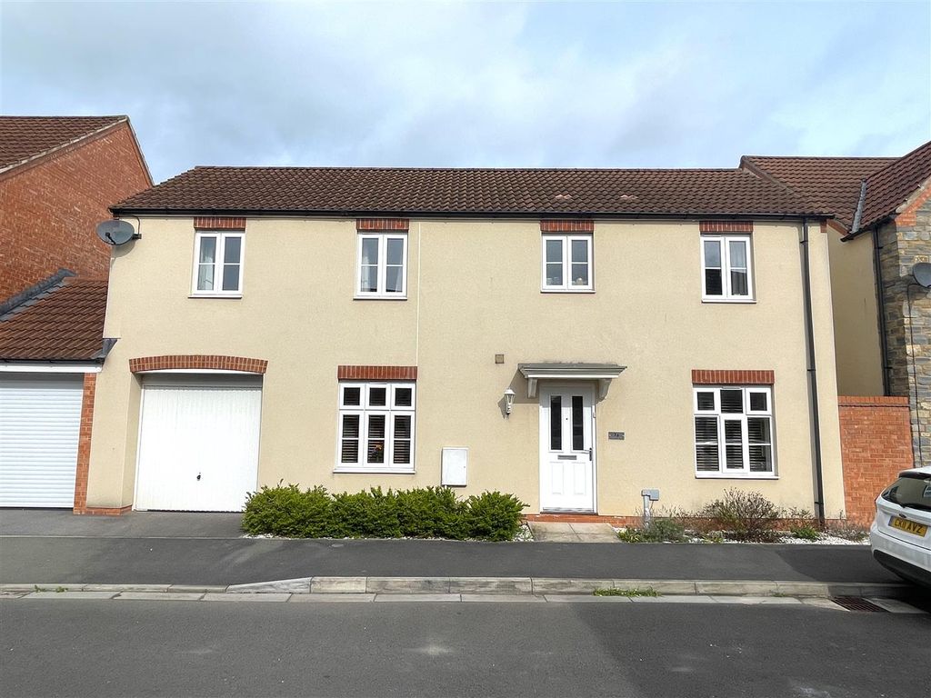 4 bed linkdetached house for sale in Sharpham Road, Glastonbury BA6, £