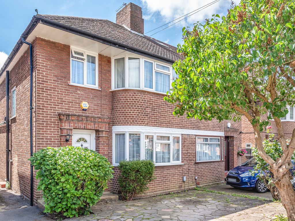 3 bed semidetached house for sale in Wychwood Close, Edgware, Middlesex HA8 Zoopla