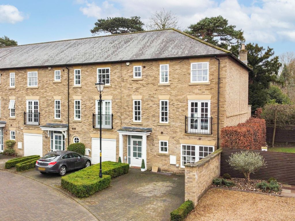 4 bed end terrace house for sale in The Square, Anlaby House Estate