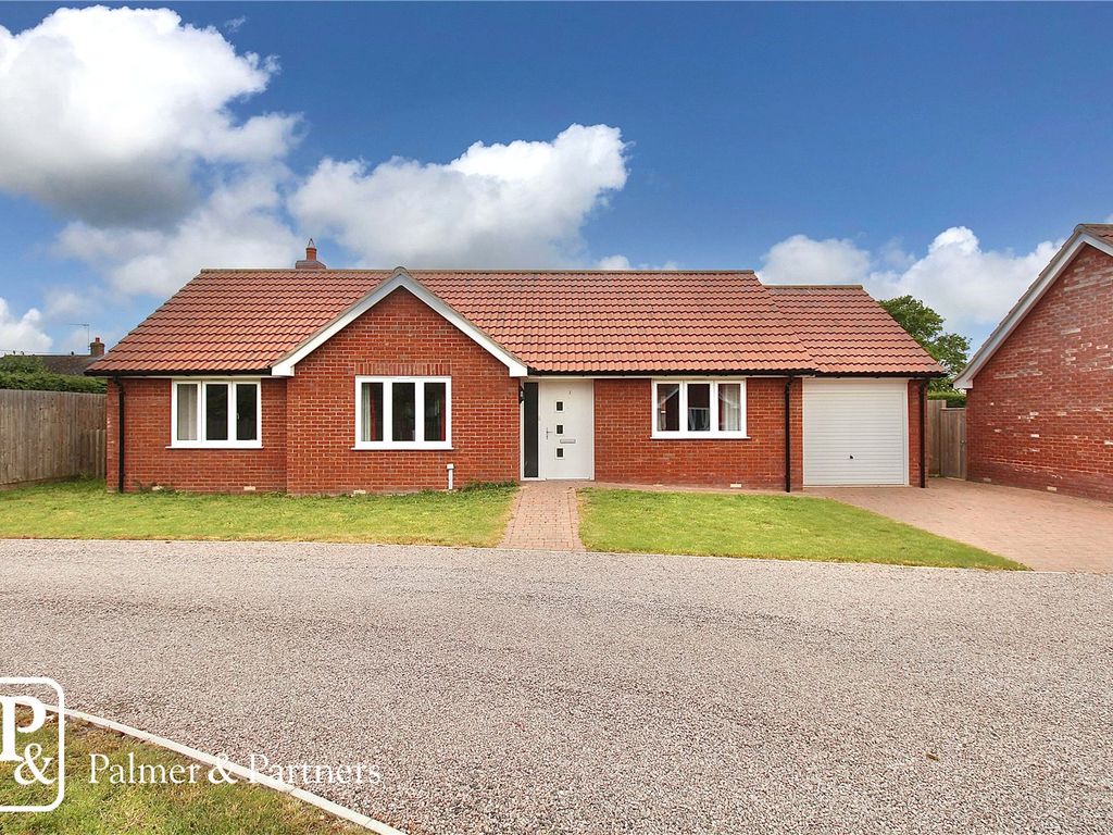 2 bed bungalow for sale in Heath Gardens, Woolpit, Bury St. Edmunds