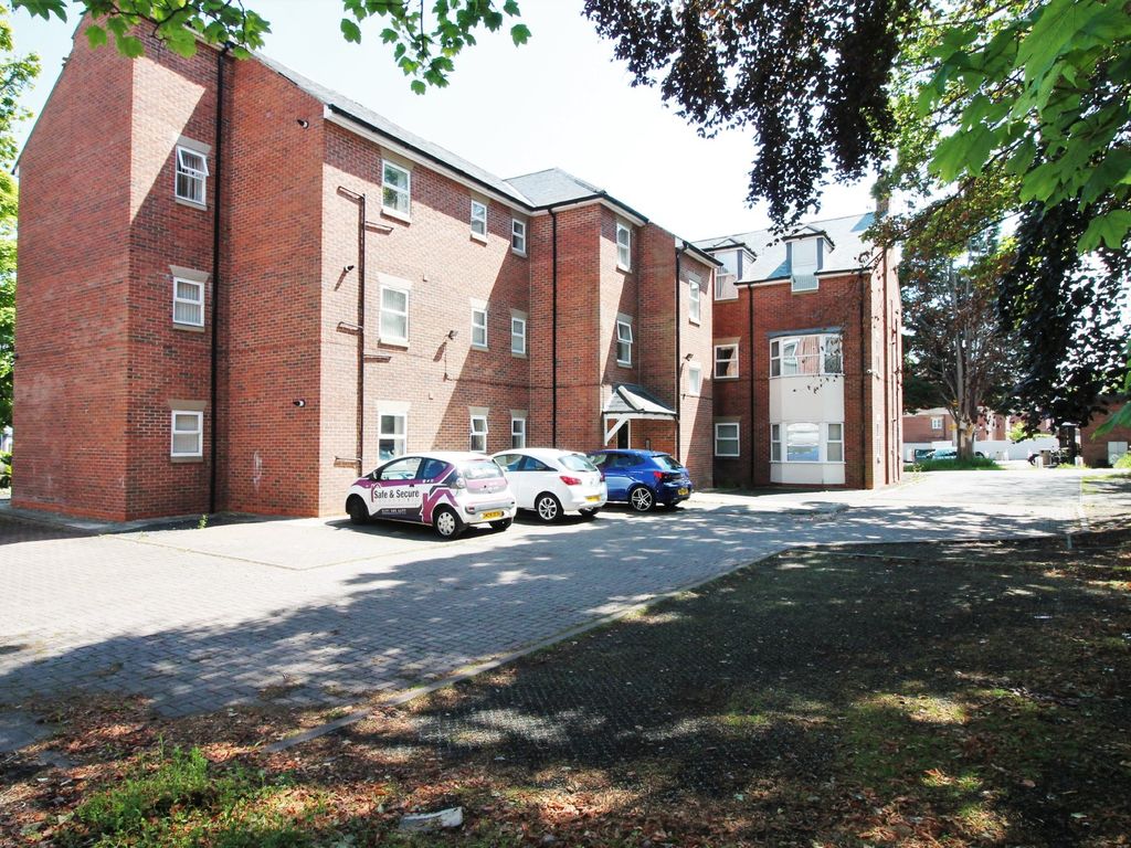 2 bed flat to rent in Montpelier House, Montpelier Terrace, Sunderland