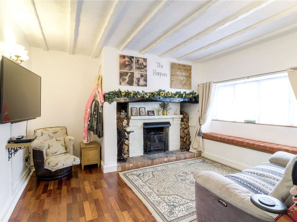 2 bed terraced house for sale in High Street, Weedon Bec