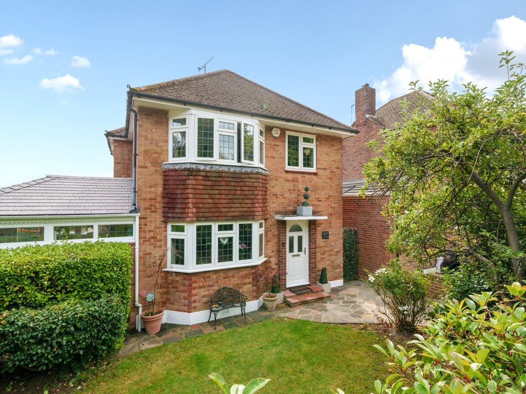 3 bed detached house for sale in Avebury Road, Orpington BR6, £775,000