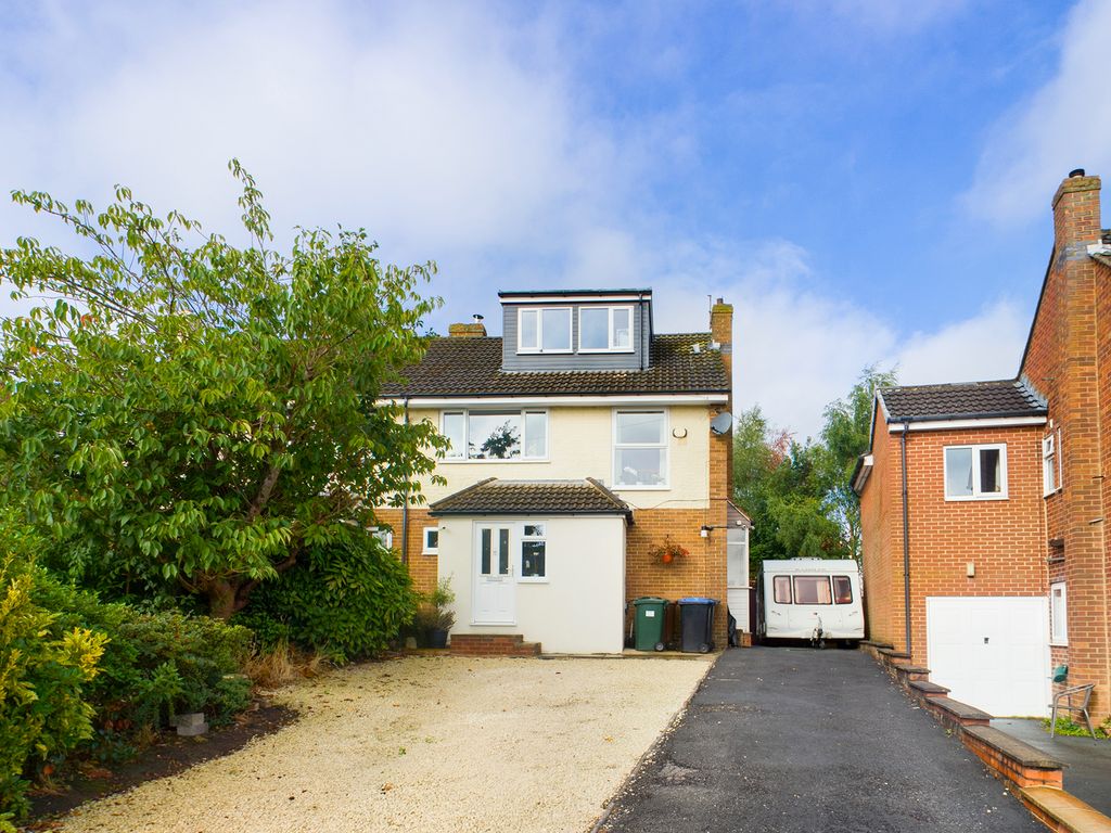 5 bed semidetached house for sale in Creskeld Way, Allerton, Bradford