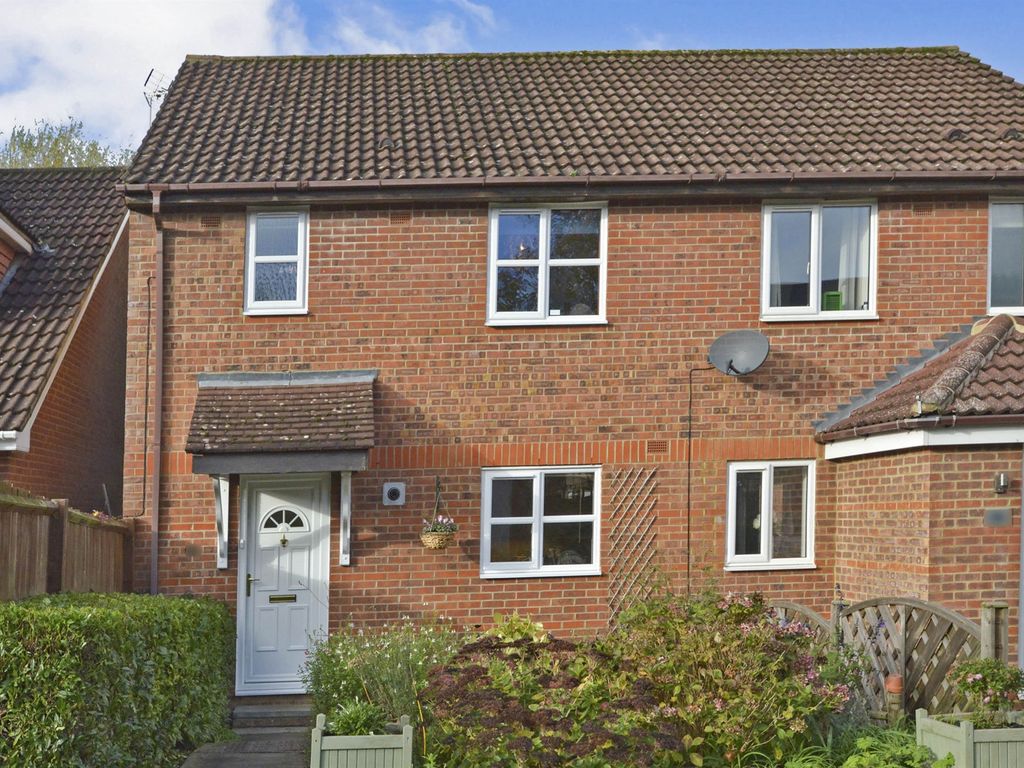 3 bed semidetached house for sale in Rosemullion Avenue, Tattenhoe