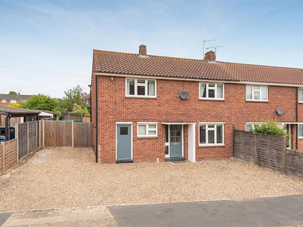 3 bed end terrace house for sale in Perrycroft, Windsor SL4 Zoopla