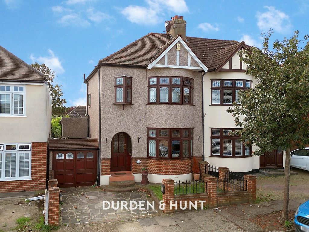 3 bed semidetached house for sale in Granton Avenue, Upminster RM14, £