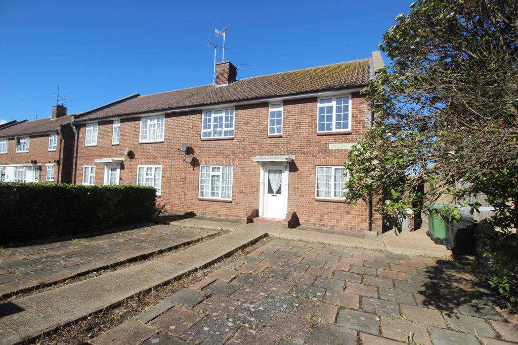 2 bed to rent in Tollgate Gardens, Eastbourne BN23, £1,000