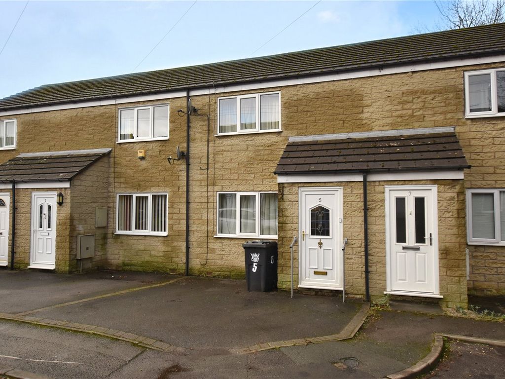 2 bed town house for sale in St. James Close, Glossop, Derbyshire SK13