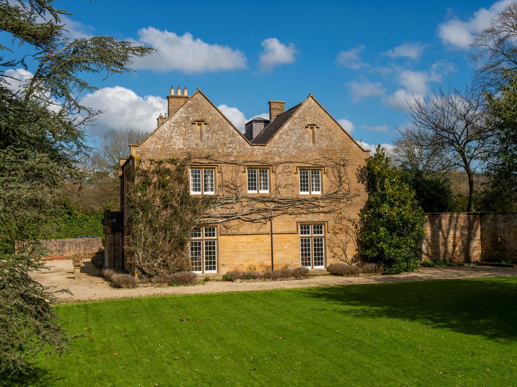 8 bed detached house for sale in Chiselborough, Stoke Sub Hamdon