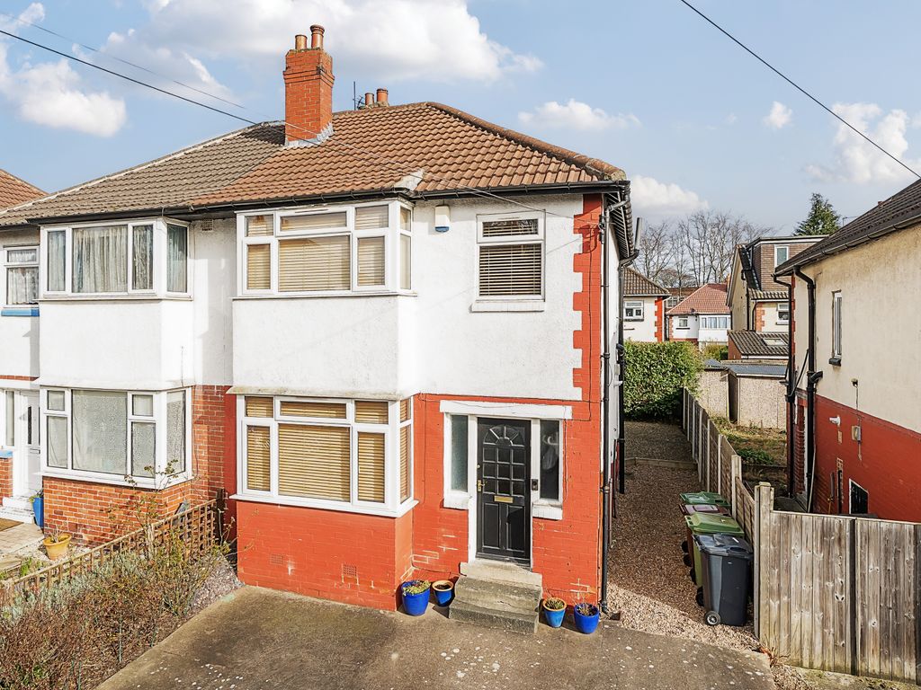 3 bed semidetached house for sale in St Martins Gardens, Chapel