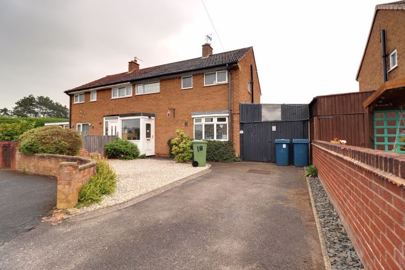 3 bed semidetached house for sale in Tillington, Stafford