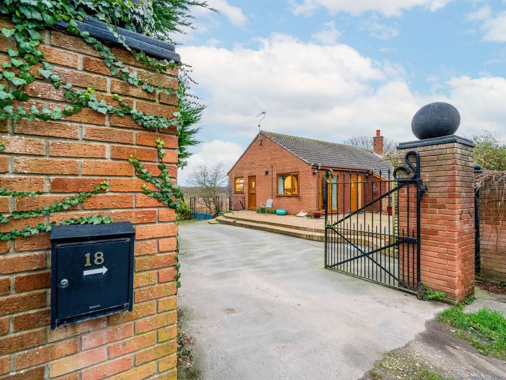 4 bed detached house for sale in Holly Grange Road, Kessingland NR33, £