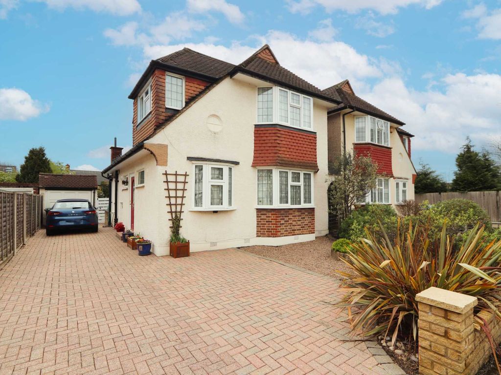 4 bed linkdetached house for sale in Cromwell Avenue, New Malden KT3 Zoopla