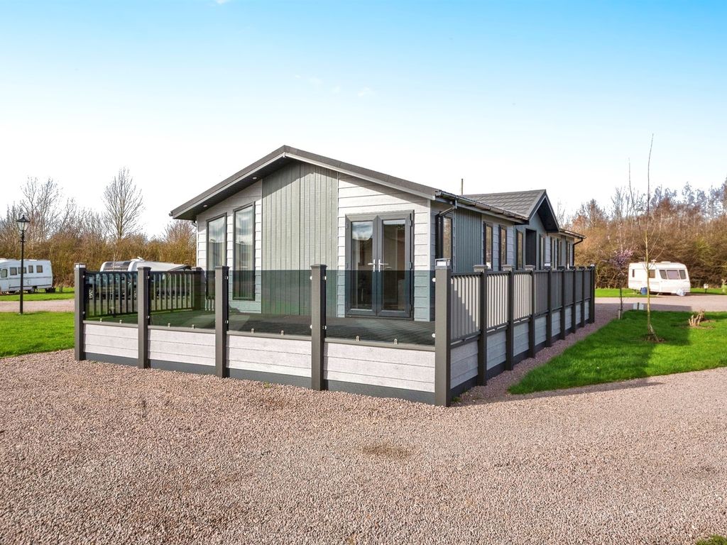 2 bed lodge for sale in Wagtail Country Park, Cliff Lane; Marston