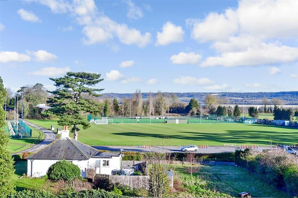 3 bed terraced house for sale in London Road, Ditton, Aylesford, Kent ME20, £360,000 Zoopla