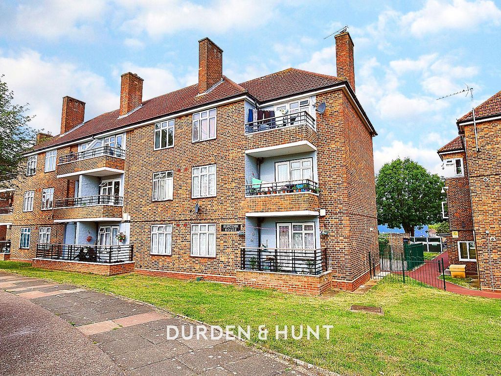 1 bed flat for sale in Kingsbridge Circus, Romford RM3 Zoopla