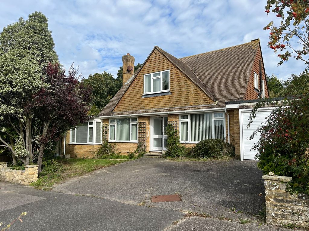 4 bed bungalow for sale in Grazebrook Close, BexhillOnSea TN39 Zoopla