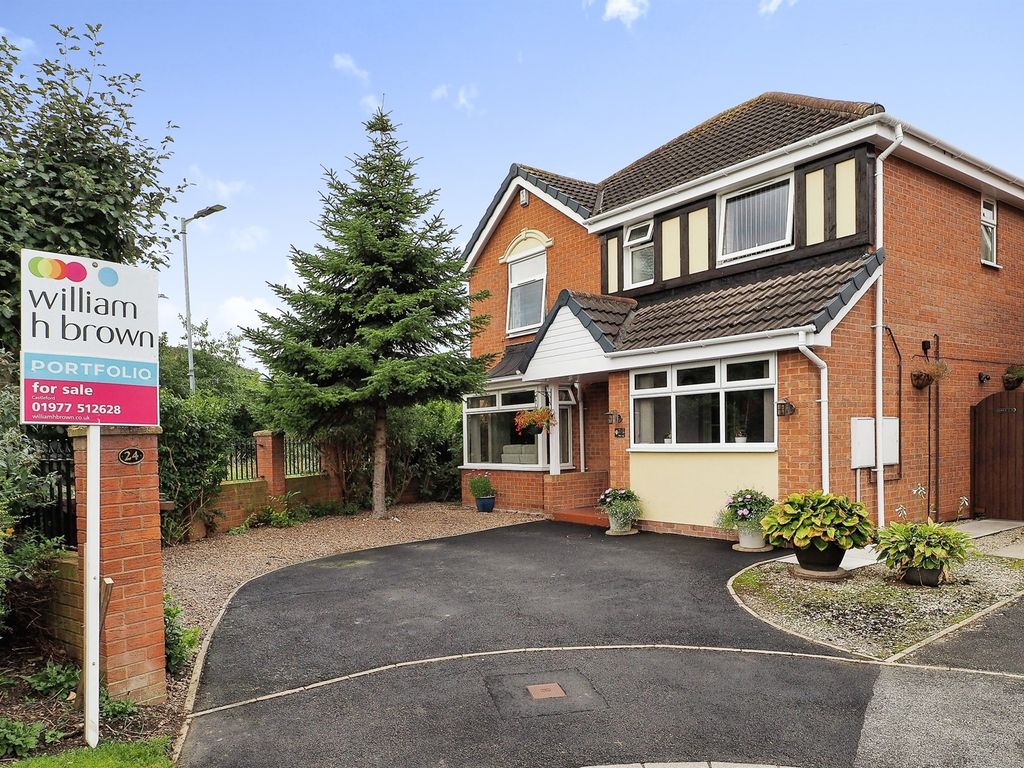 4 bed detached house for sale in Pasture Drive, Whitwood, Castleford
